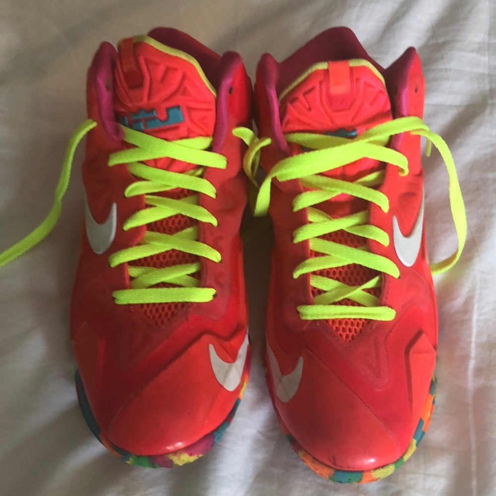 Good condition awesome sneakers!